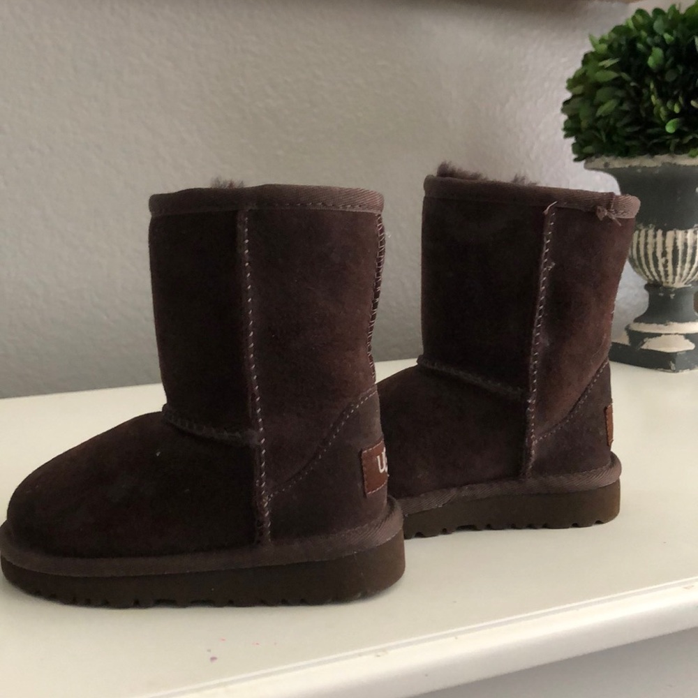 Toddler uggs chocolate